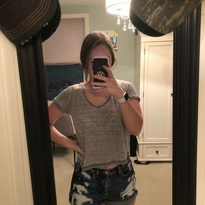 Grey cropped tee